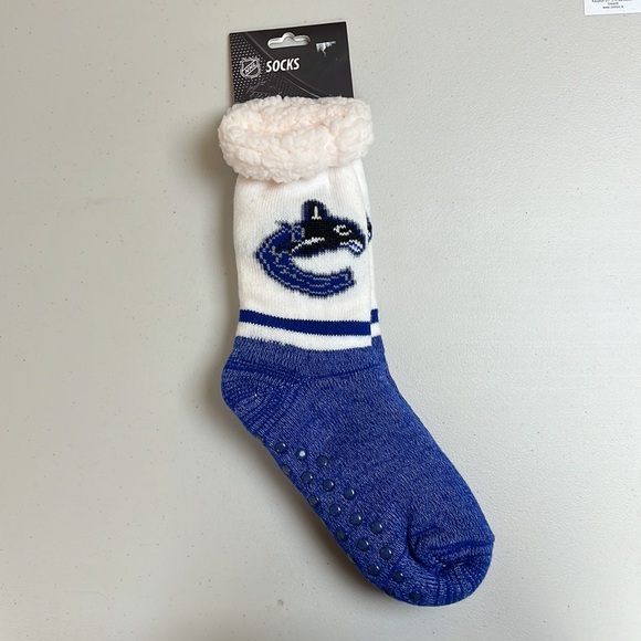 NHL Canucks hockey team socks - Picture 4 of 4